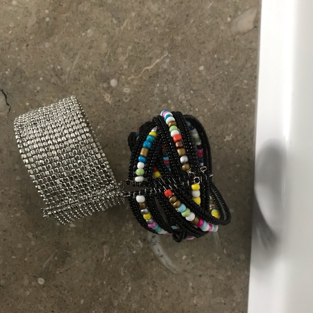 2 armbands - fit any size